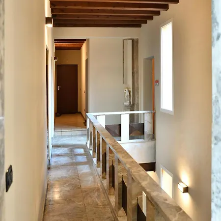 Palazzo Cavalieri Business&relax 10galvano 아파트 *